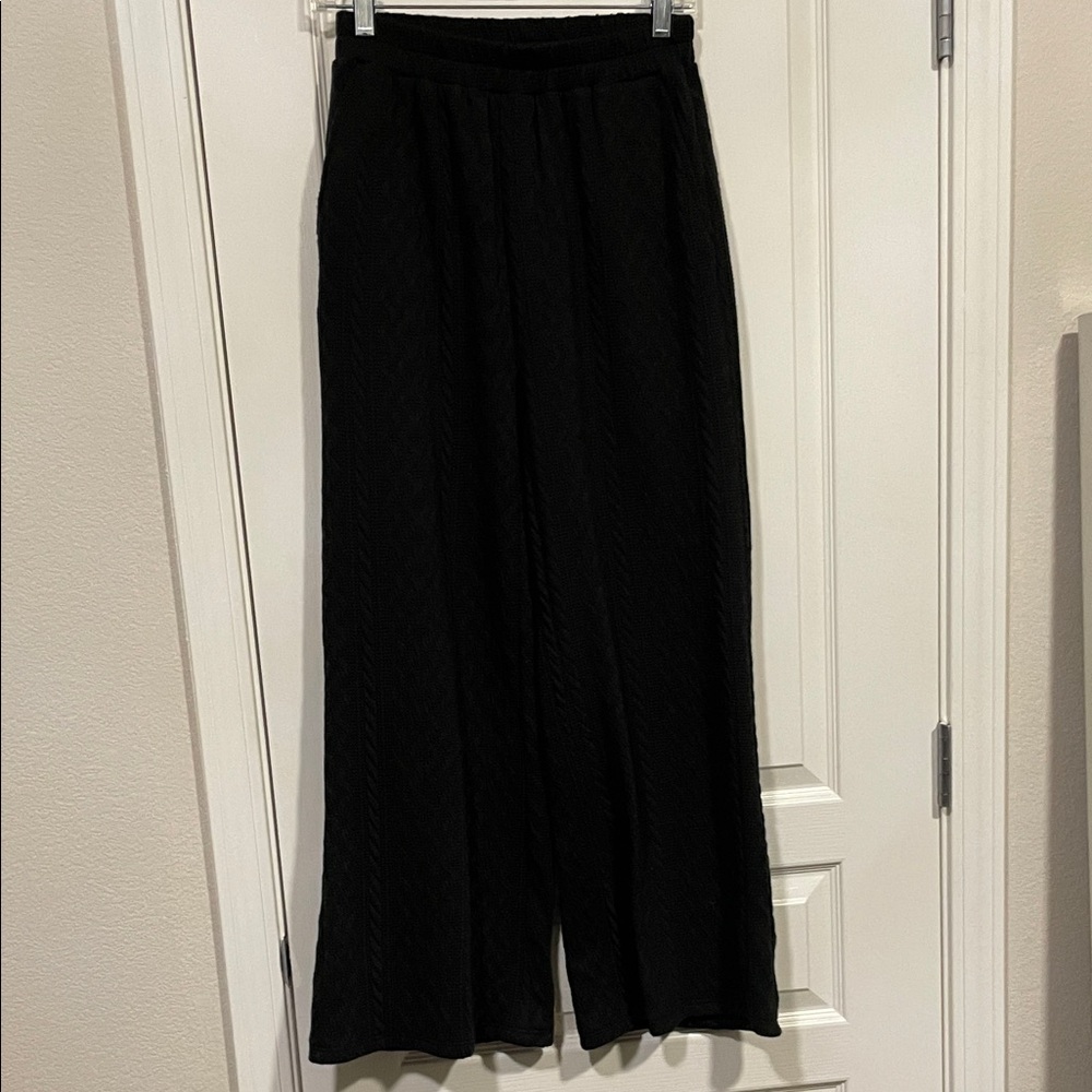 New In Elegant Black Wide-Leg Pants